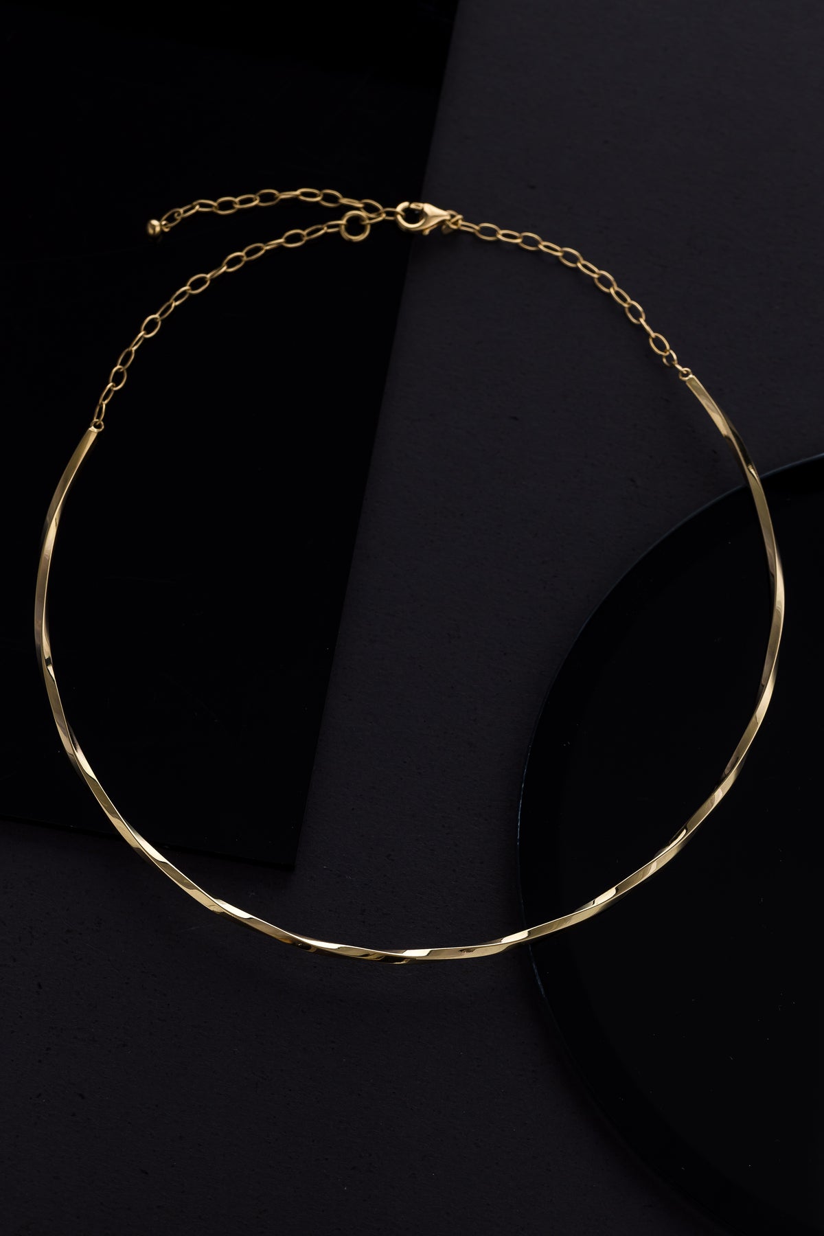 Colar Art Style em Ouro Amarelo com Corrente Ajustável