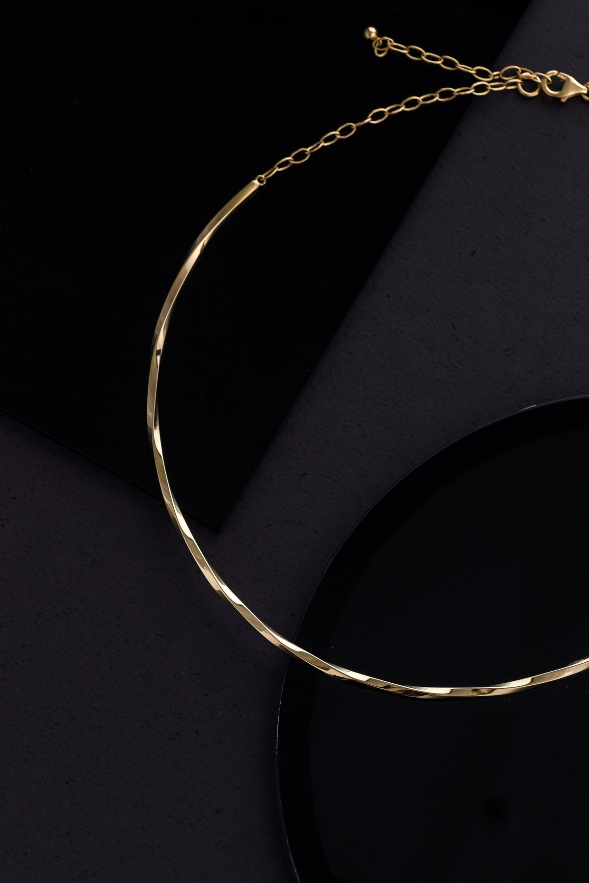 Colar Art Style em Ouro Amarelo com Corrente Ajustável