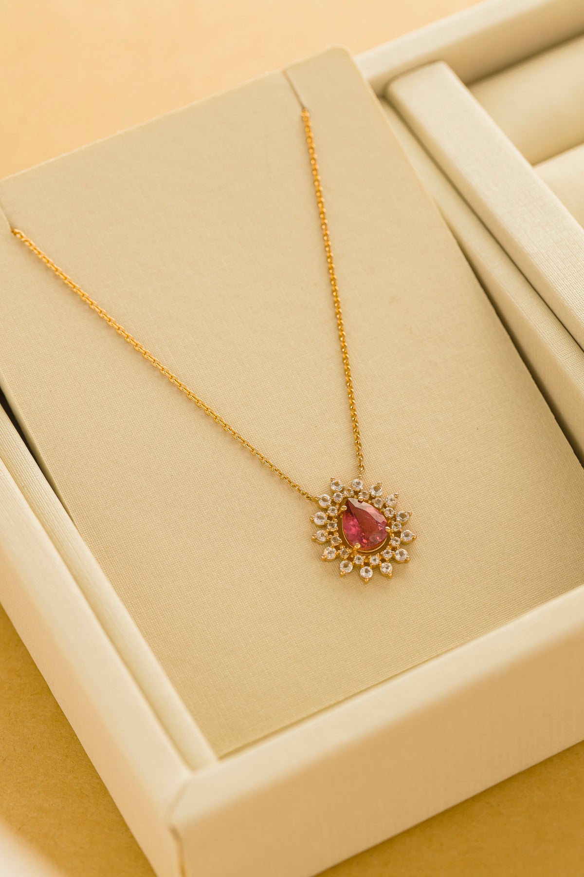 Colar Ouro Rose com Flocos de Turmalina Rosa e Topázio Branco com Luz