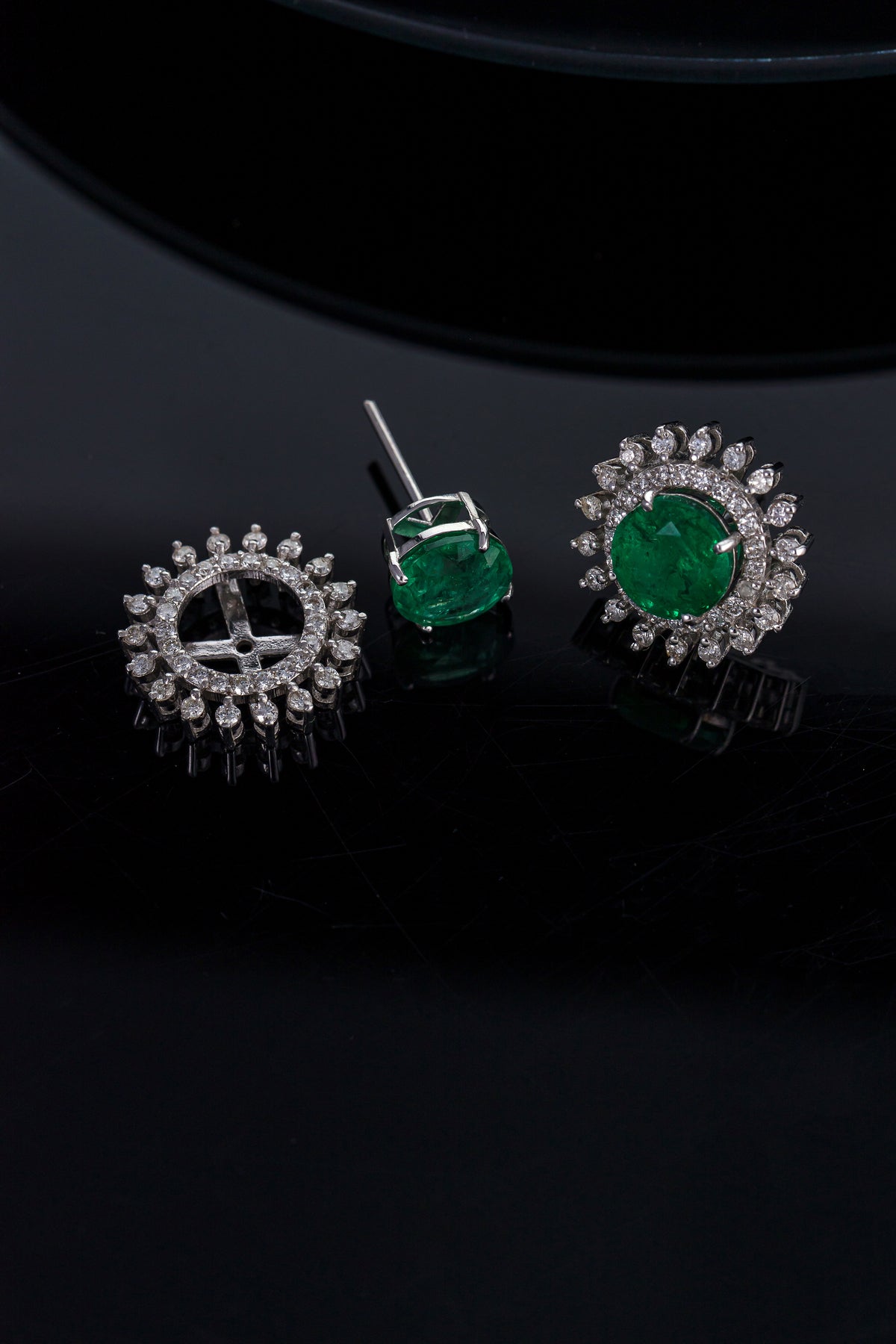 Brinco Jaqueta em Ouro Branco com Esmeralda e Brilhantes