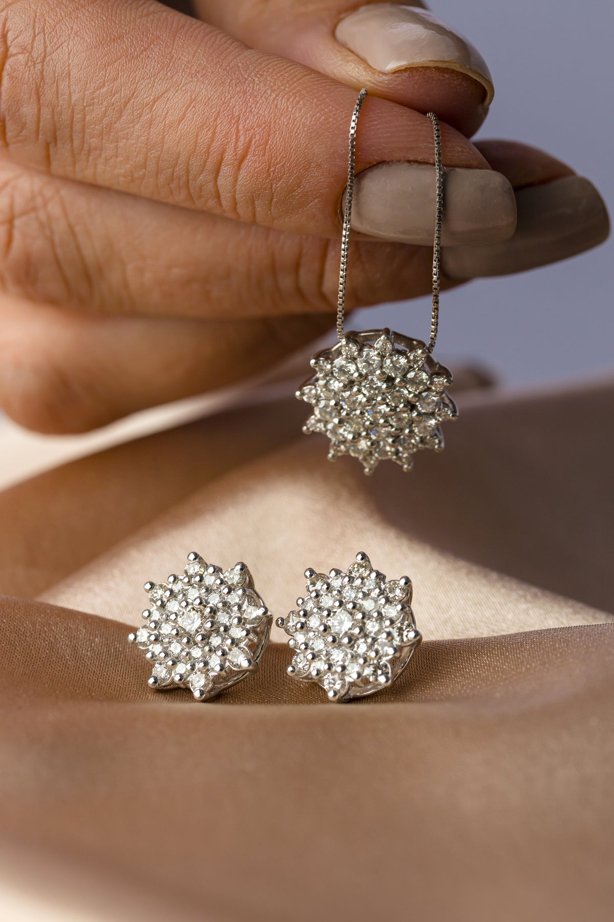Colar em Ouro Branco com Chuveiro de Brilhantes
