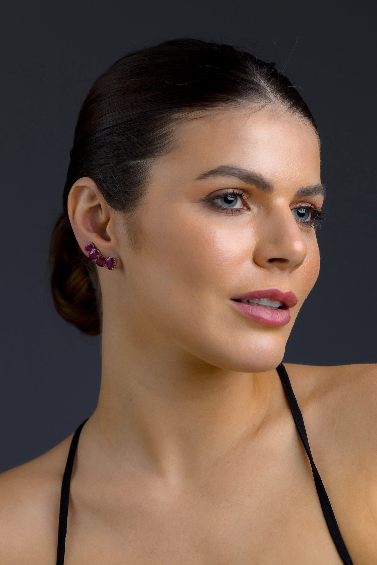 Brinco EarCuff Ouro Branco com Rubi