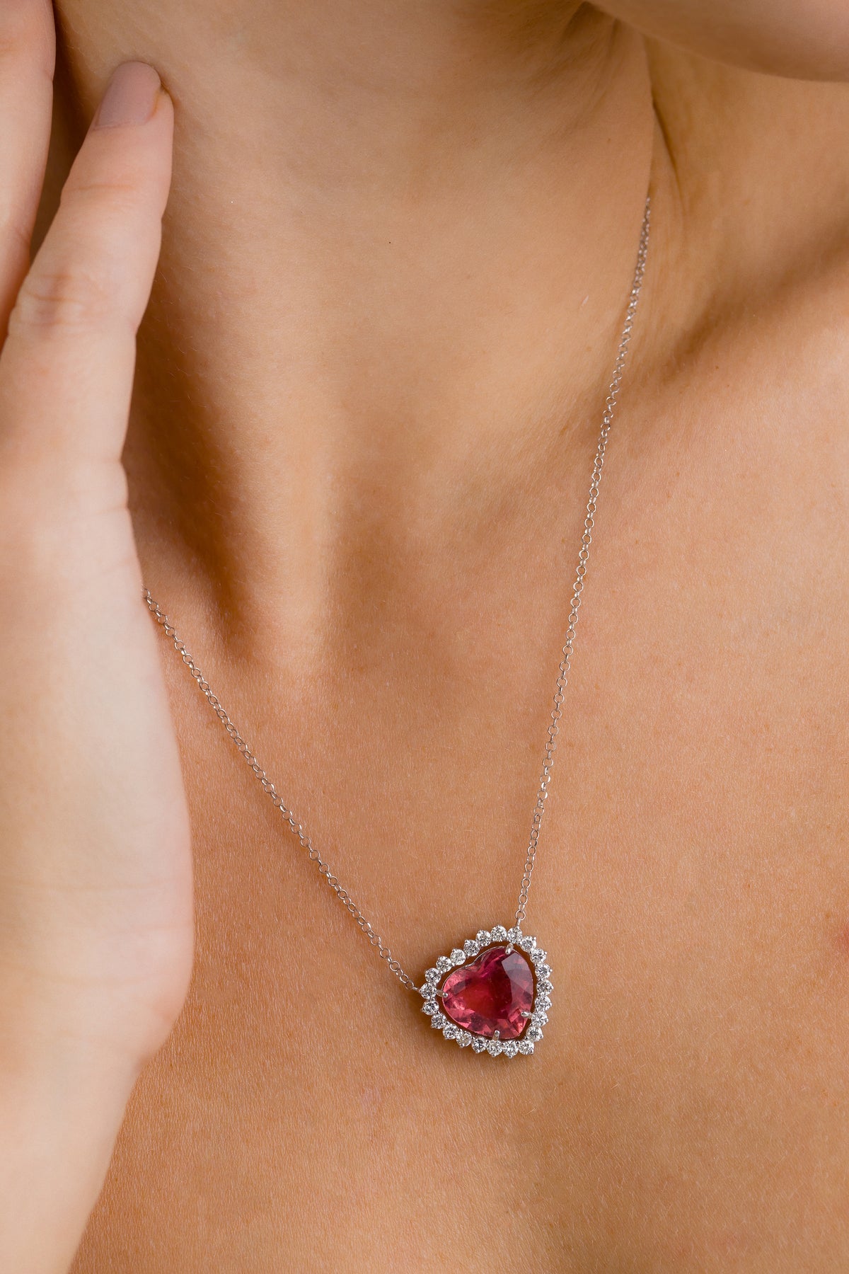 Colar Coração em Ouro Branco com Turmalina Rosa e Brilhantes