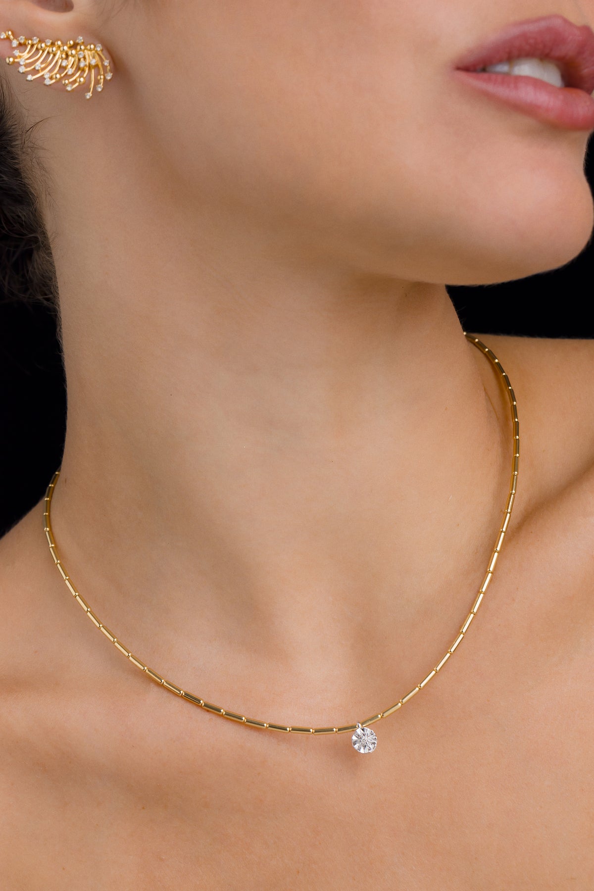 Colar Maleável em Ouro Amarelo Art Teck com Pingente de Brilhantes