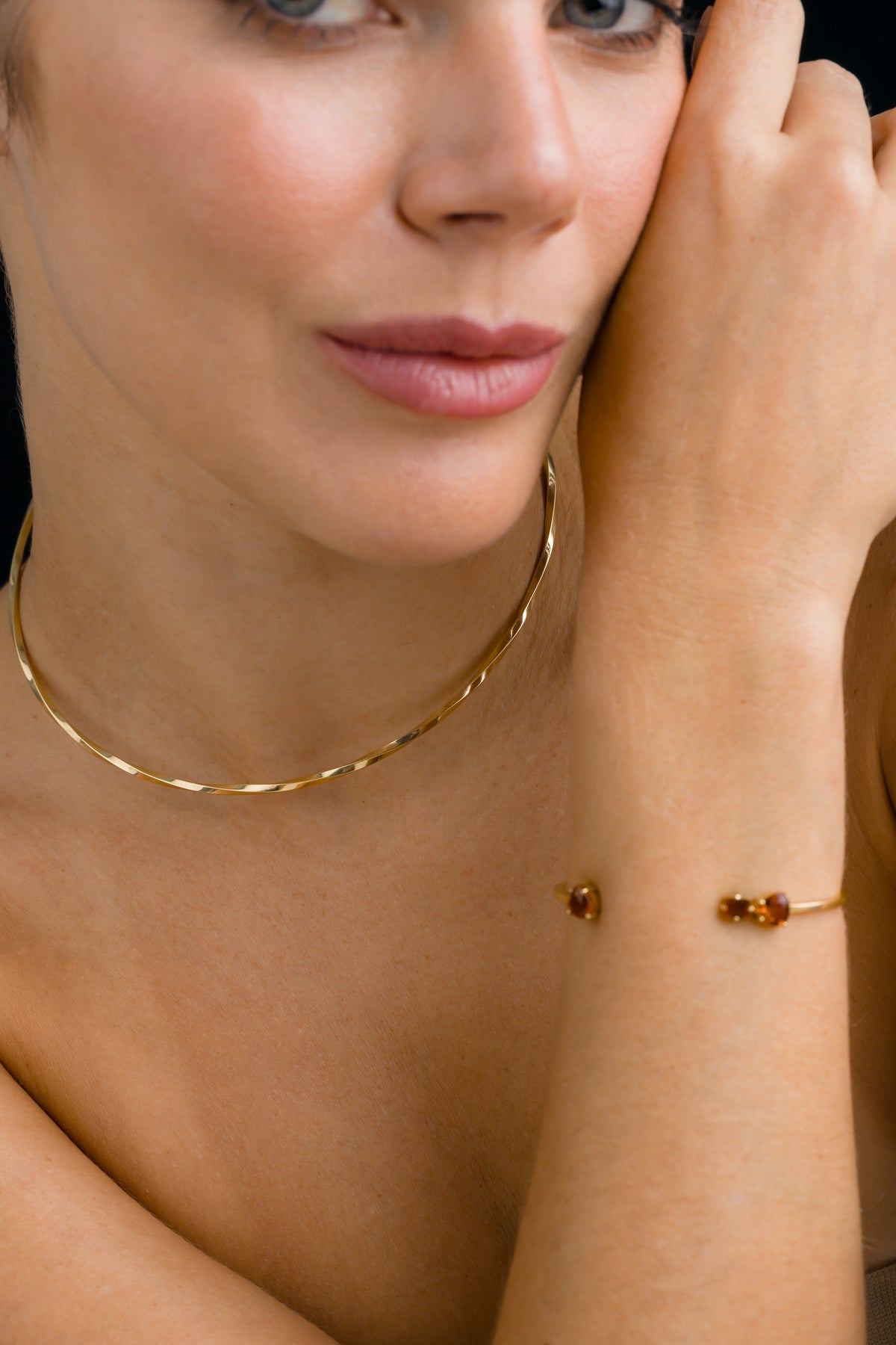 Colar Art Style em Ouro Amarelo com Corrente Ajustável