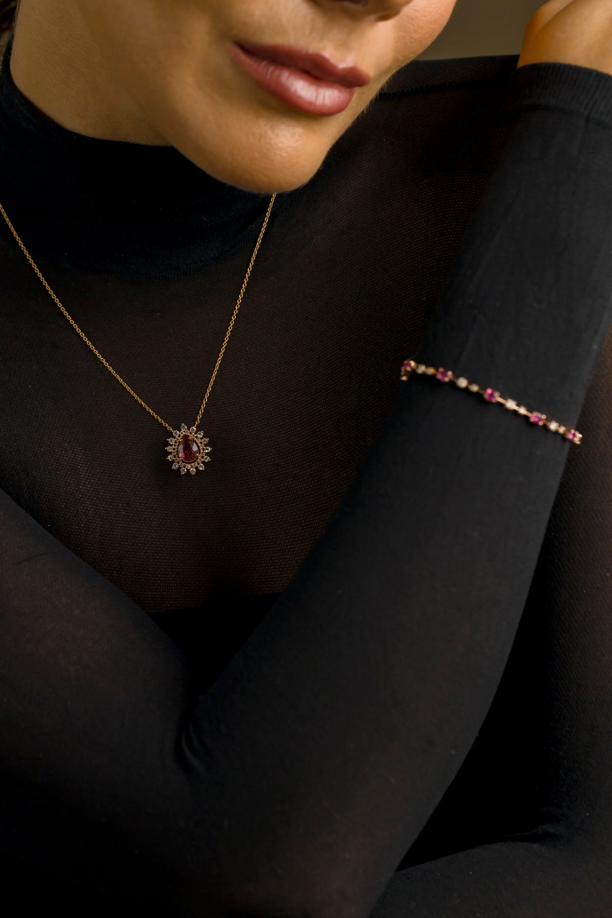 Colar Ouro Rose com Flocos de Turmalina Rosa e Topázio Branco com Luz