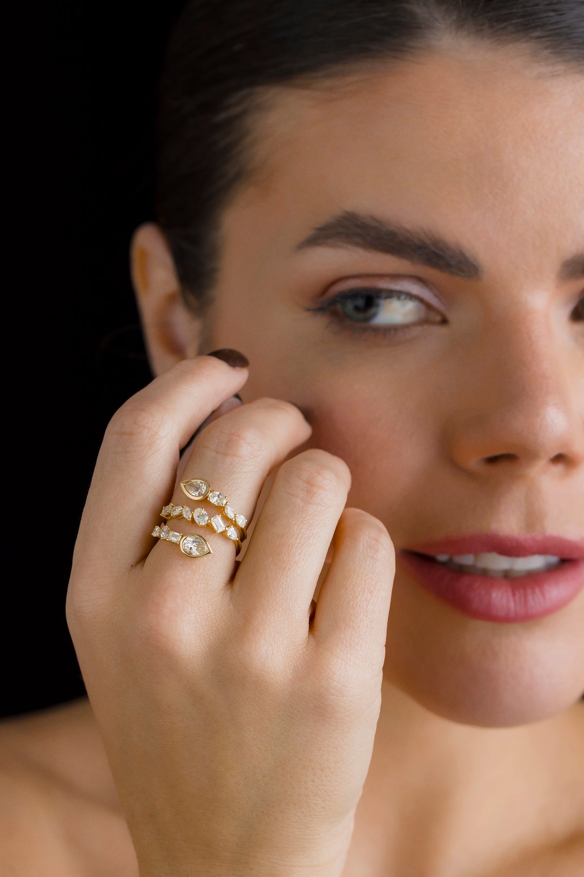 Anel Triplo em Ouro Amarelo com Diamantes de Diversos Formatos