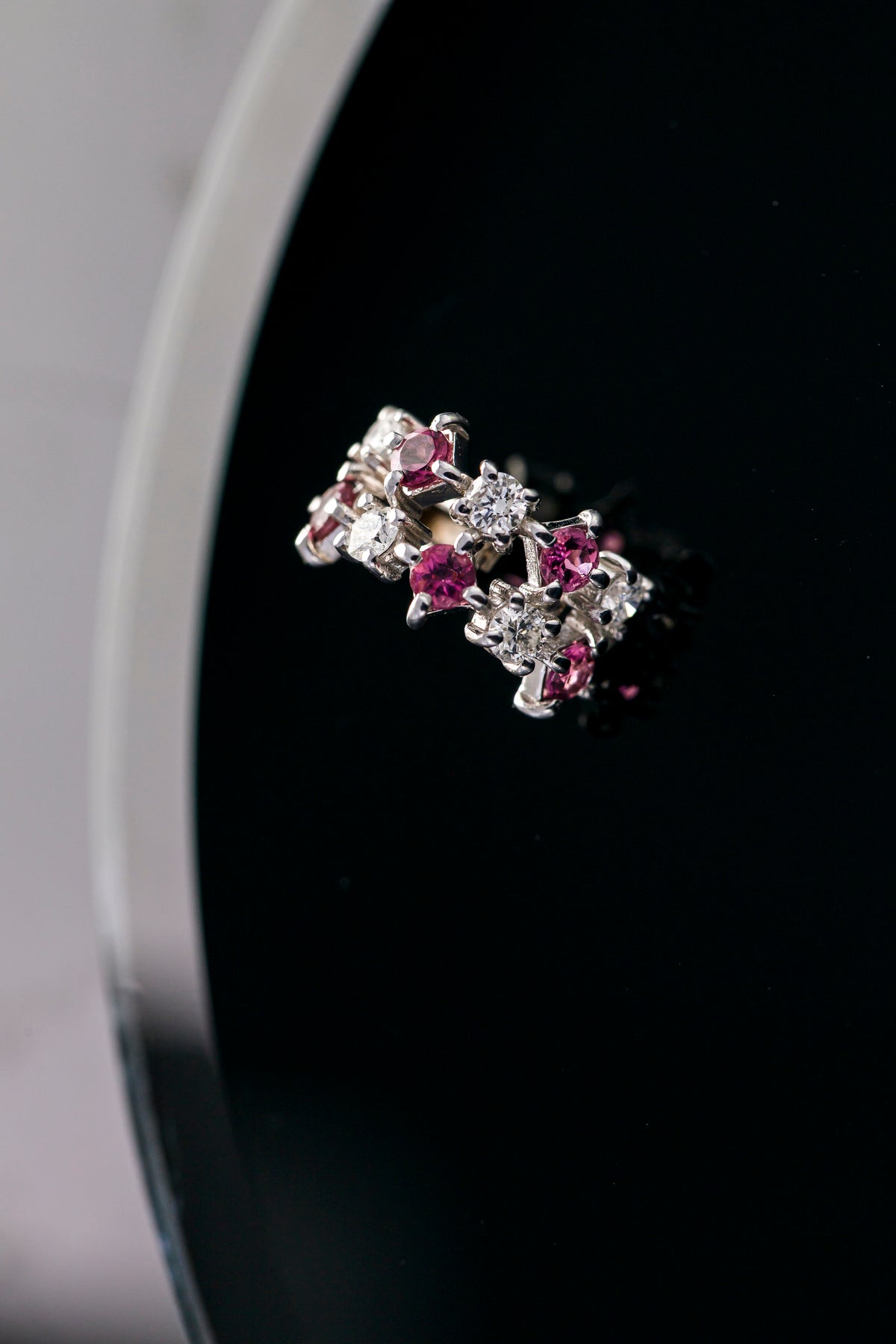 Piercing em Ouro Branco com Turmalina Rosa e Brilhantes