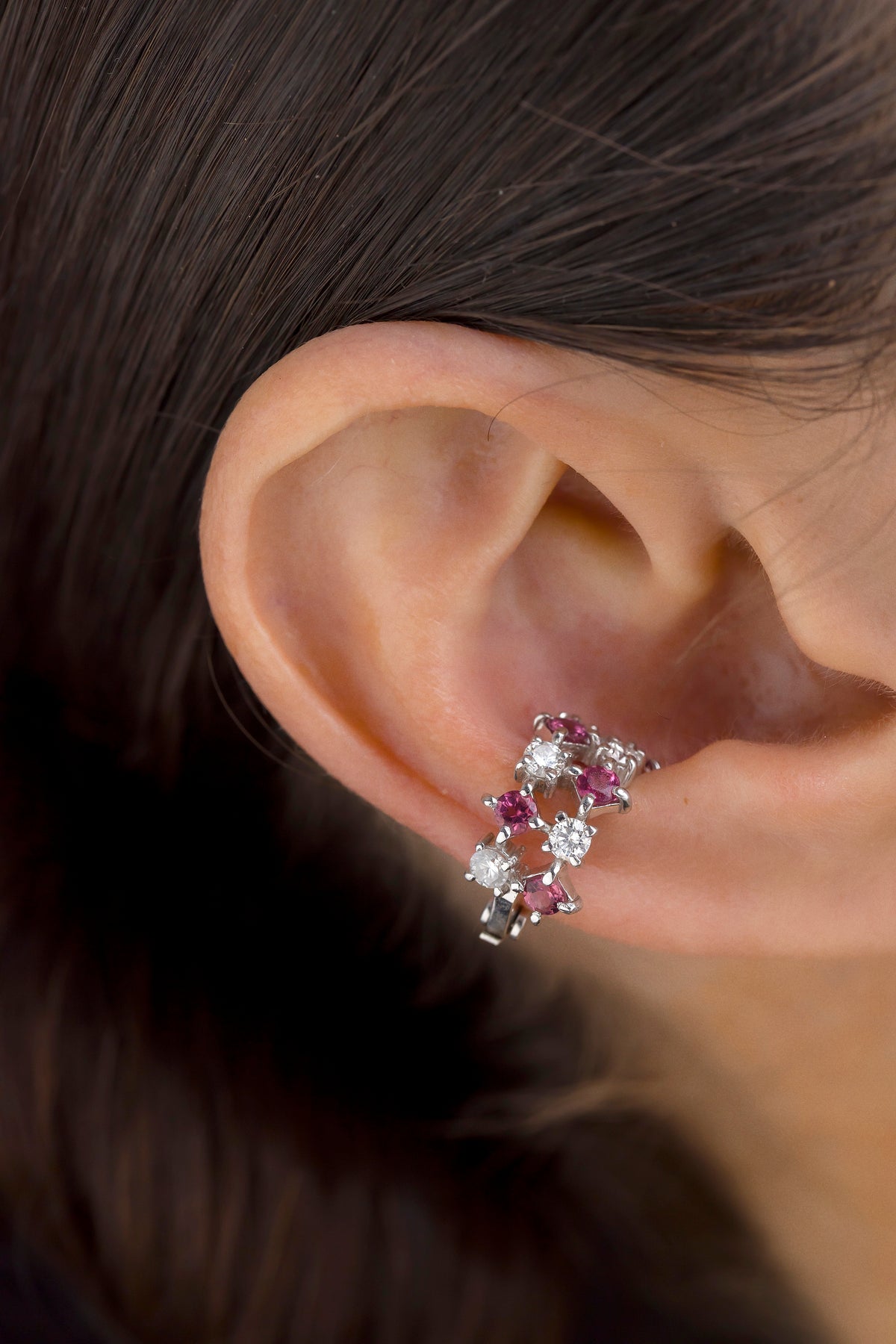 Piercing em Ouro Branco com Turmalina Rosa e Brilhantes